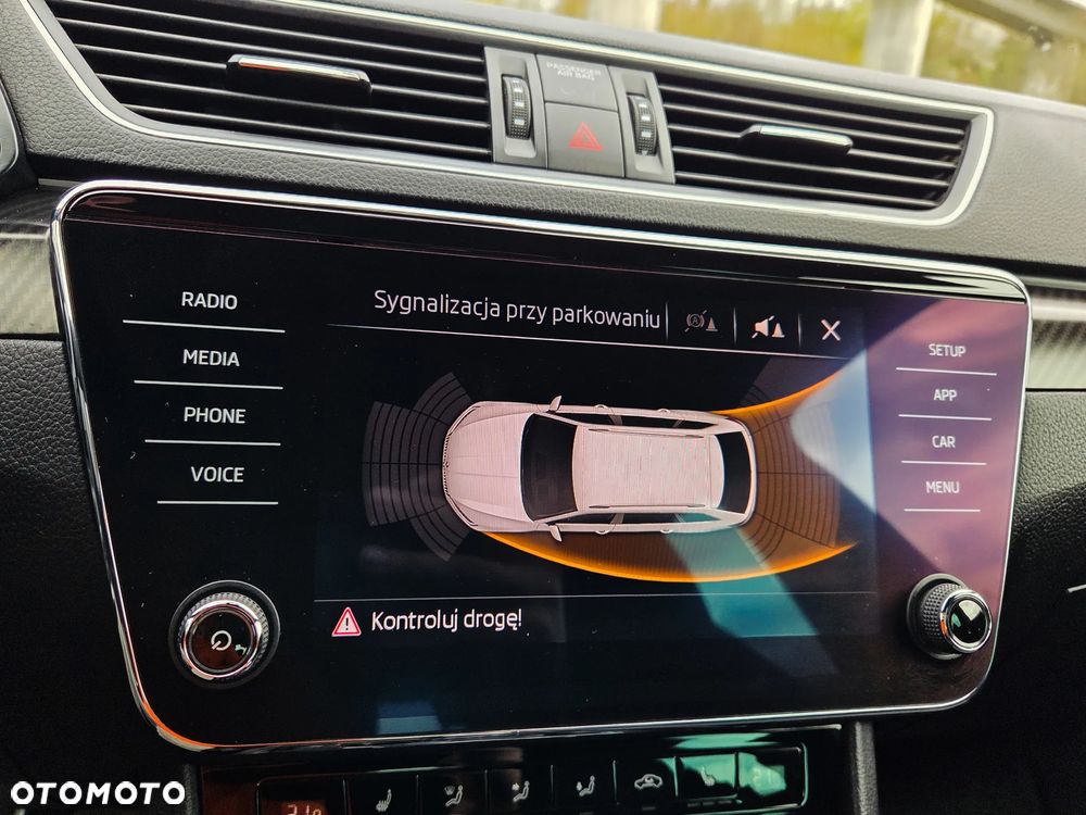 Skoda Superb 2.0 TDI SCR Sportline DSG - 23