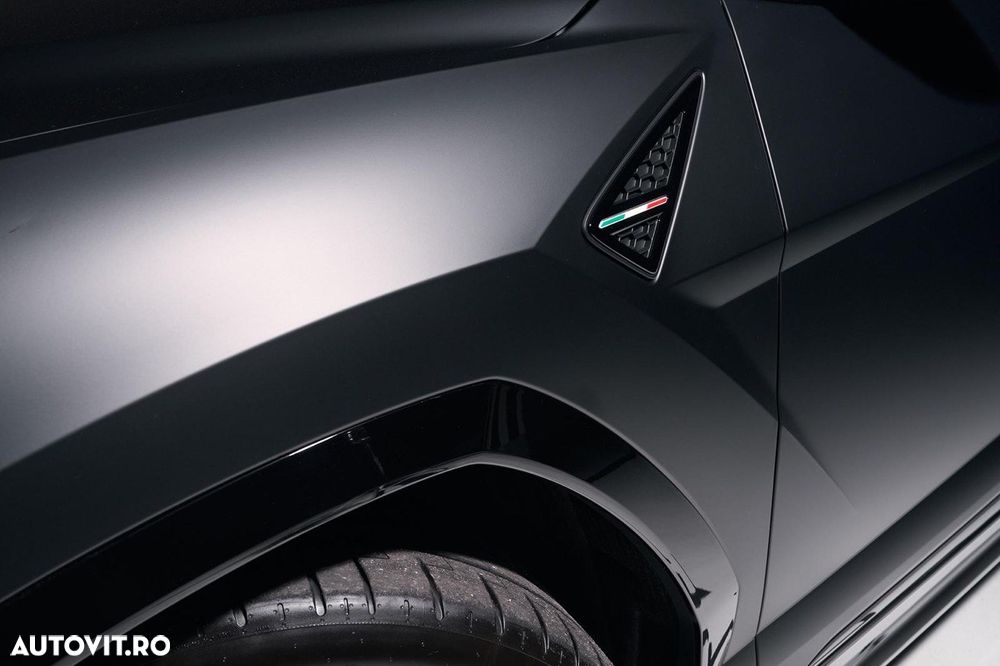 Lamborghini URUS - 30