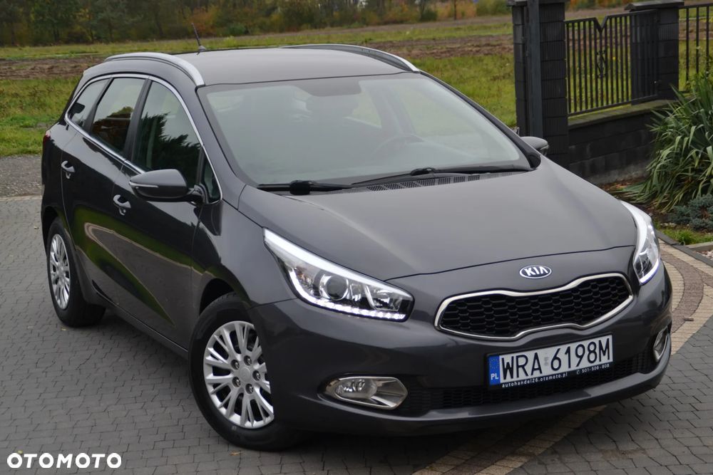 Kia Ceed 1.6 GDI Dream Team Edition - 11