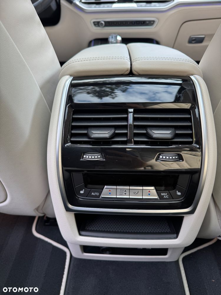 BMW X7 M50i sport - 18
