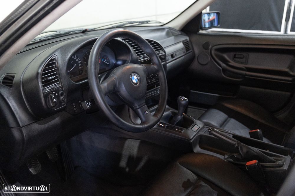 BMW 325 i - 23