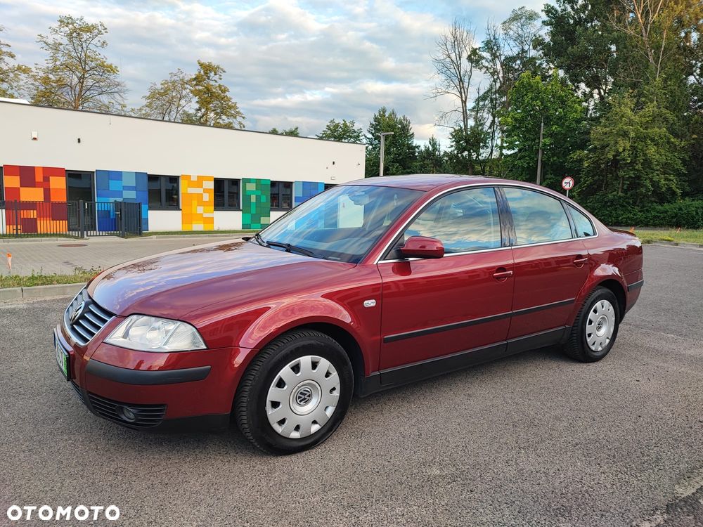 Volkswagen Passat 1.8T Trendline - 1