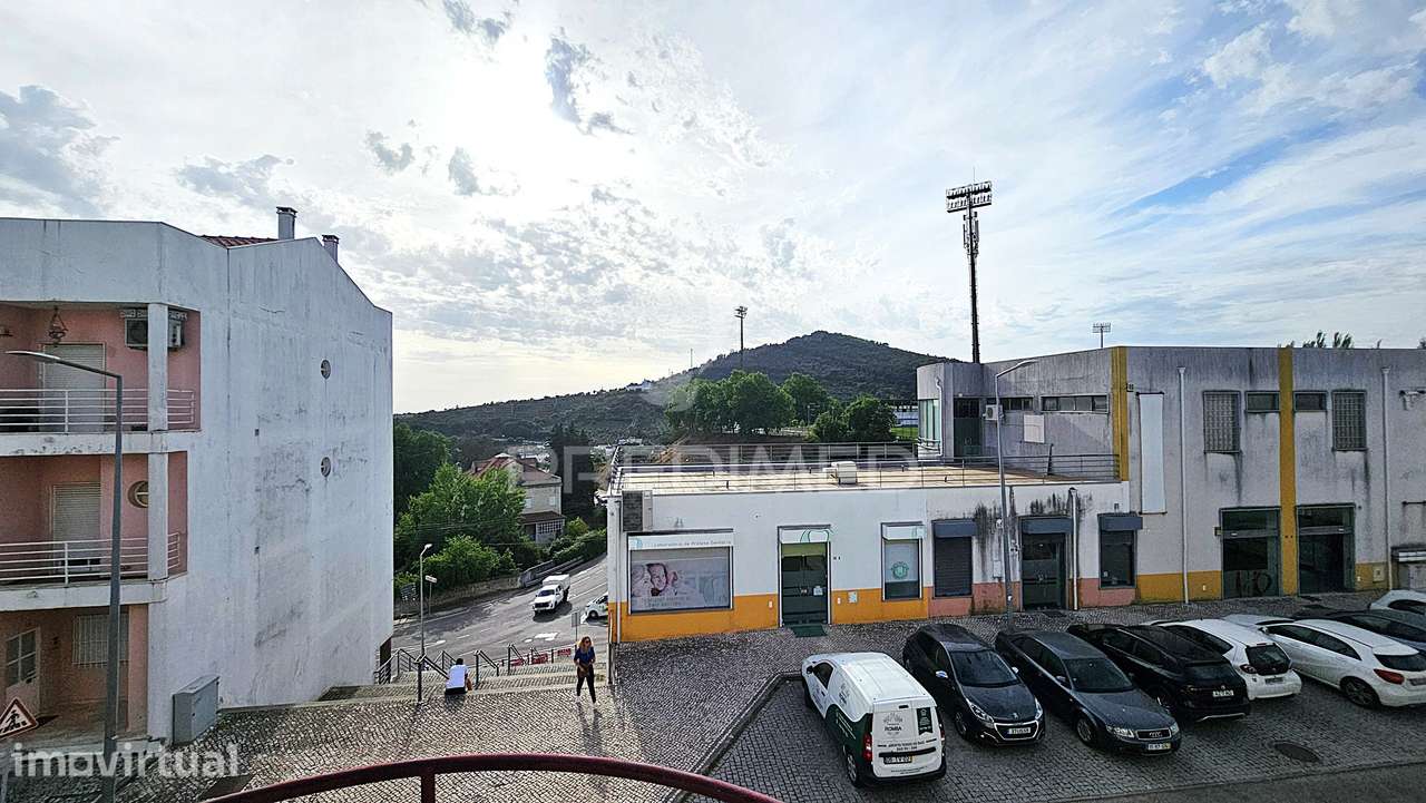 Apartamento T3 com garagem na zona Centro de Portalegre - Grande imagem: 4/6