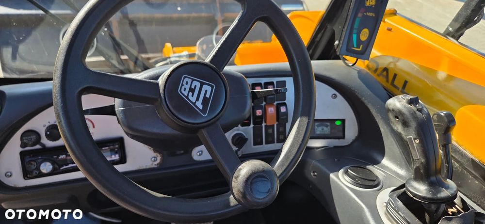 JCB <<JCB 520-40, 2010 rok, łyżka+widły,przedłużki do wideł, zapasowe koło, sprowadzona!>> - 9