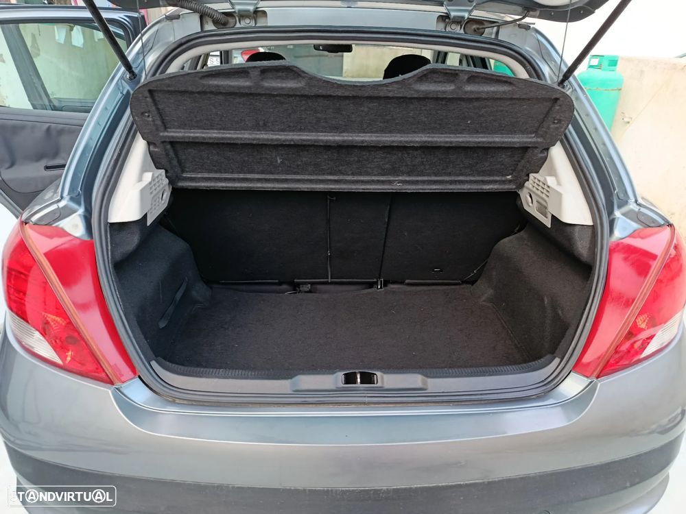 Peugeot 207 1.4 HDi Urban - 25