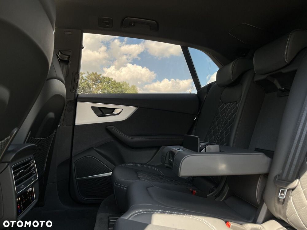 Audi Q8 - 18