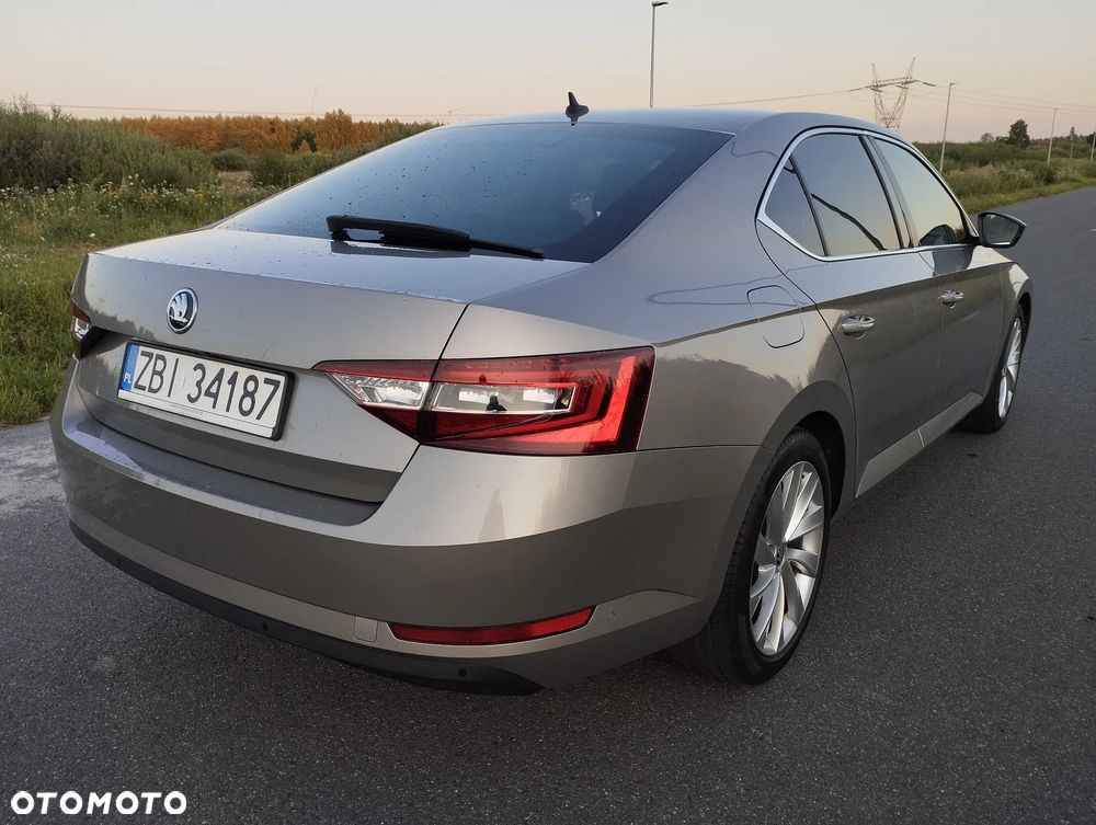 Skoda Superb 1.6 TDI Style Greenline - 4