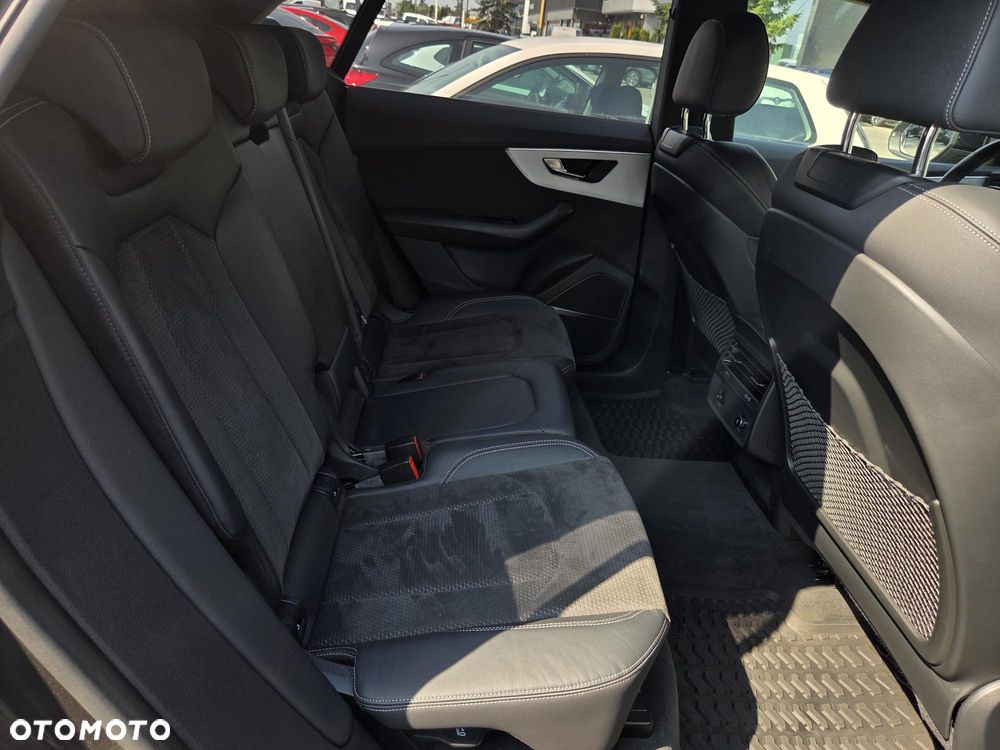Audi Q8 - 18