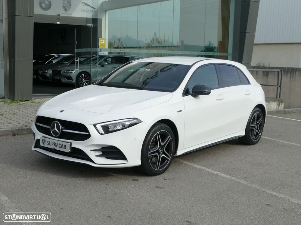 Mercedes-Benz A 250 e AMG Line - 1