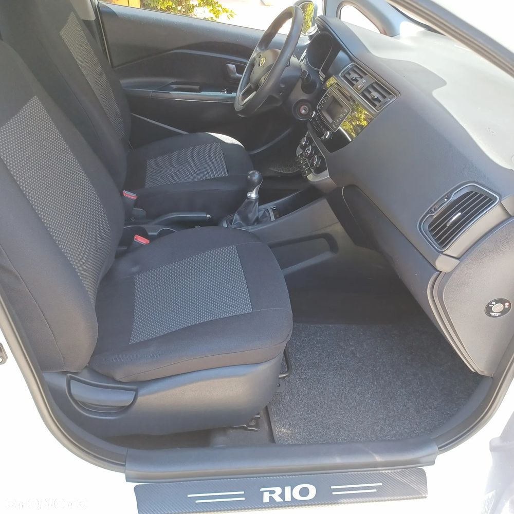 Kia Rio - 18