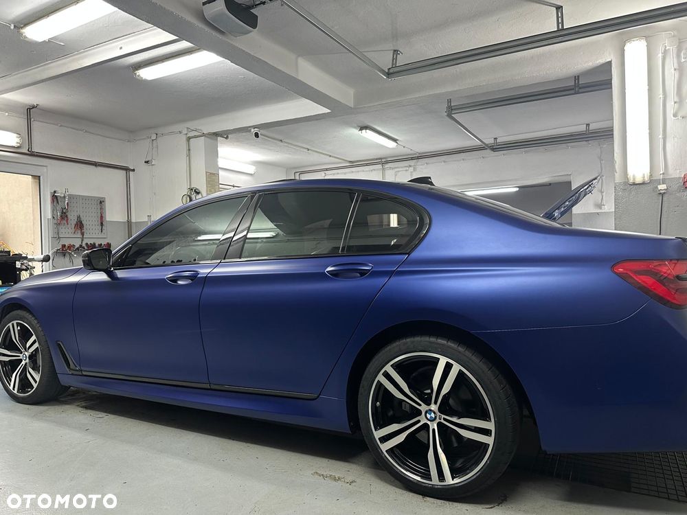 BMW Seria 7 - 12