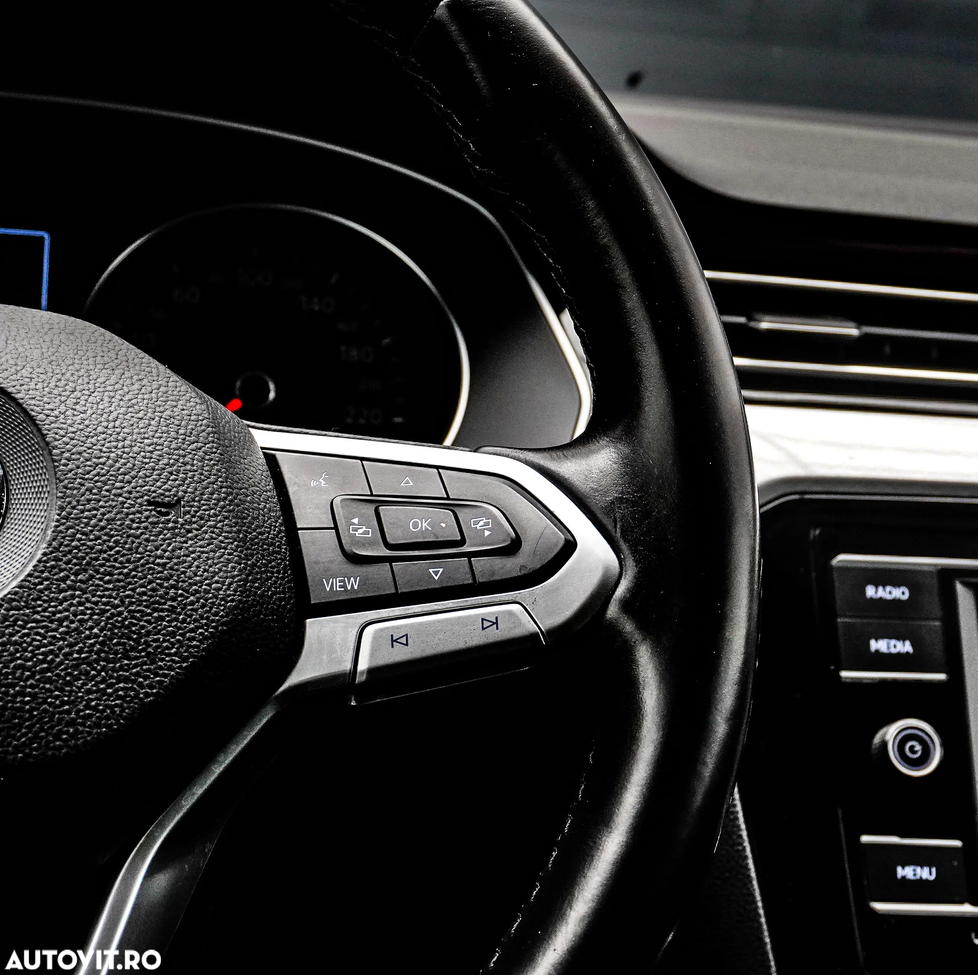 Volkswagen Passat 2.0 TDI DSG Highline - 28