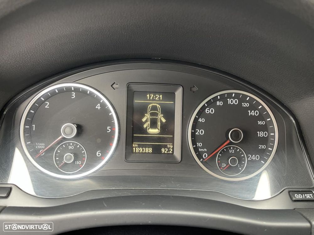 VW Tiguan 2.0 TDi Sport BlueMotion - 12
