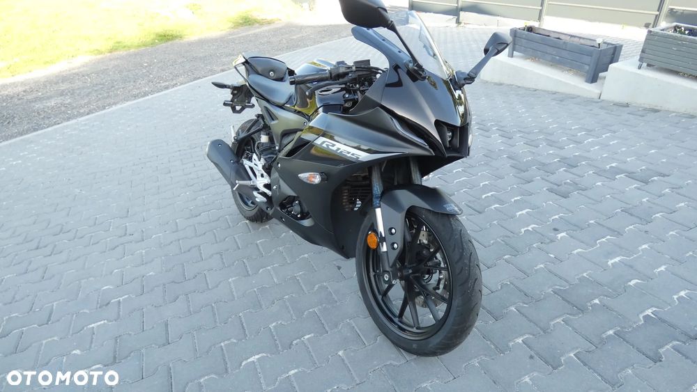 Yamaha YZF - 3