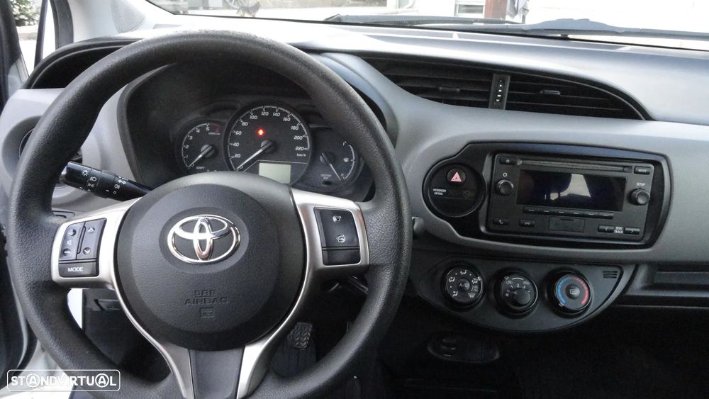 Toyota YARIS BIZZ - 8