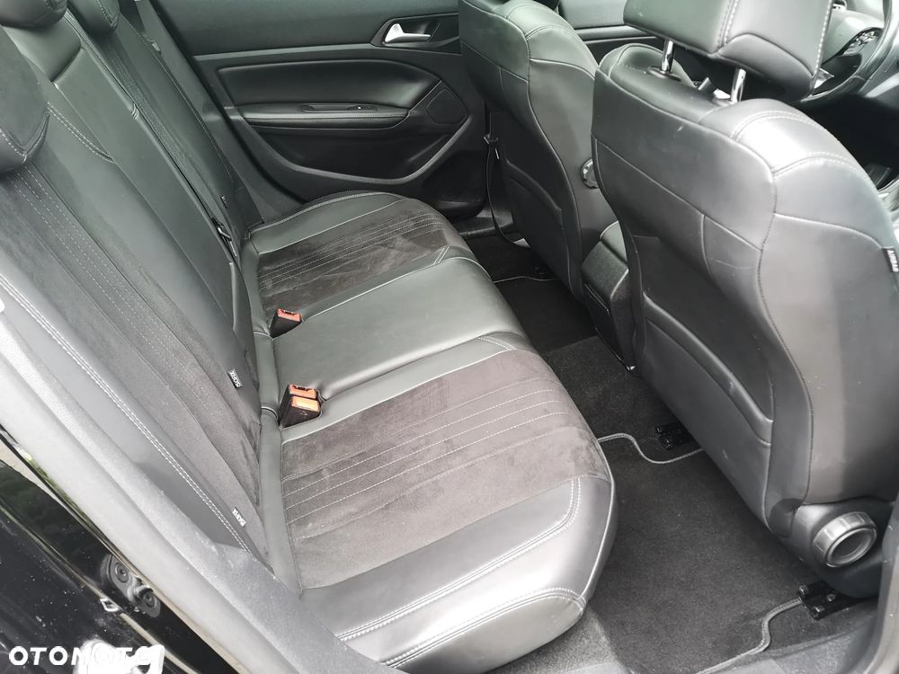 Peugeot 308 PureTech 130 GPF EAT8 Stop & Start Allure Business-Paket - 29