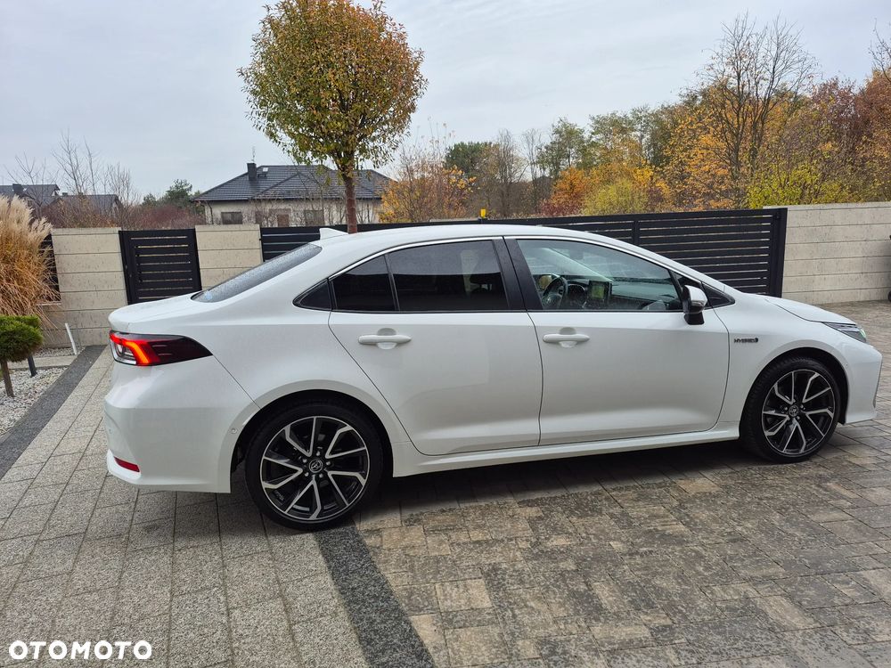 Toyota Corolla 1.8 Hybrid Executive - 32