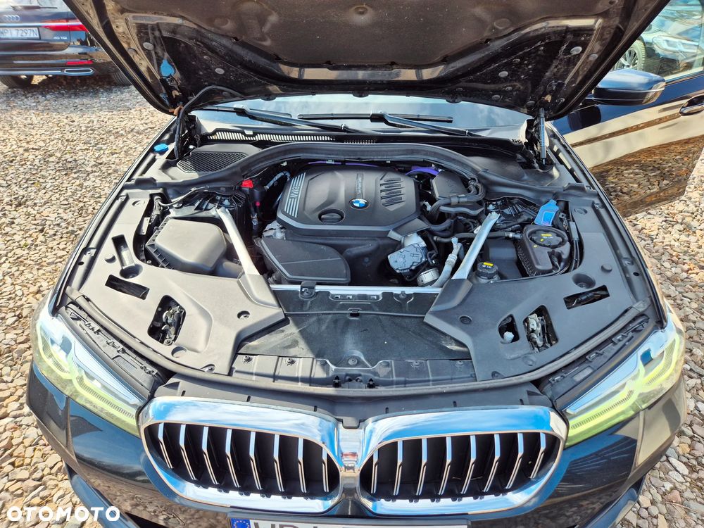 BMW Seria 5 520d M Sport - 27