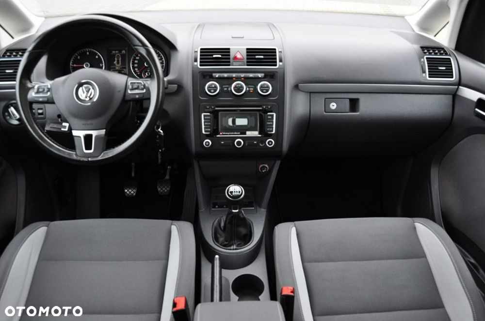 Volkswagen Touran - 30
