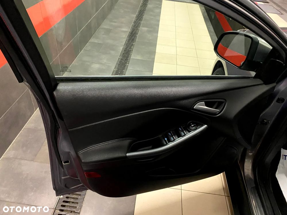 Ford Focus 1.6 Ti-VCT Titanium - 14
