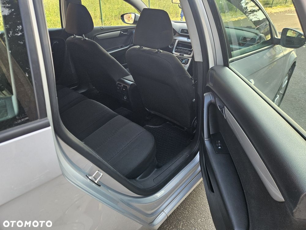 Volkswagen Passat - 7