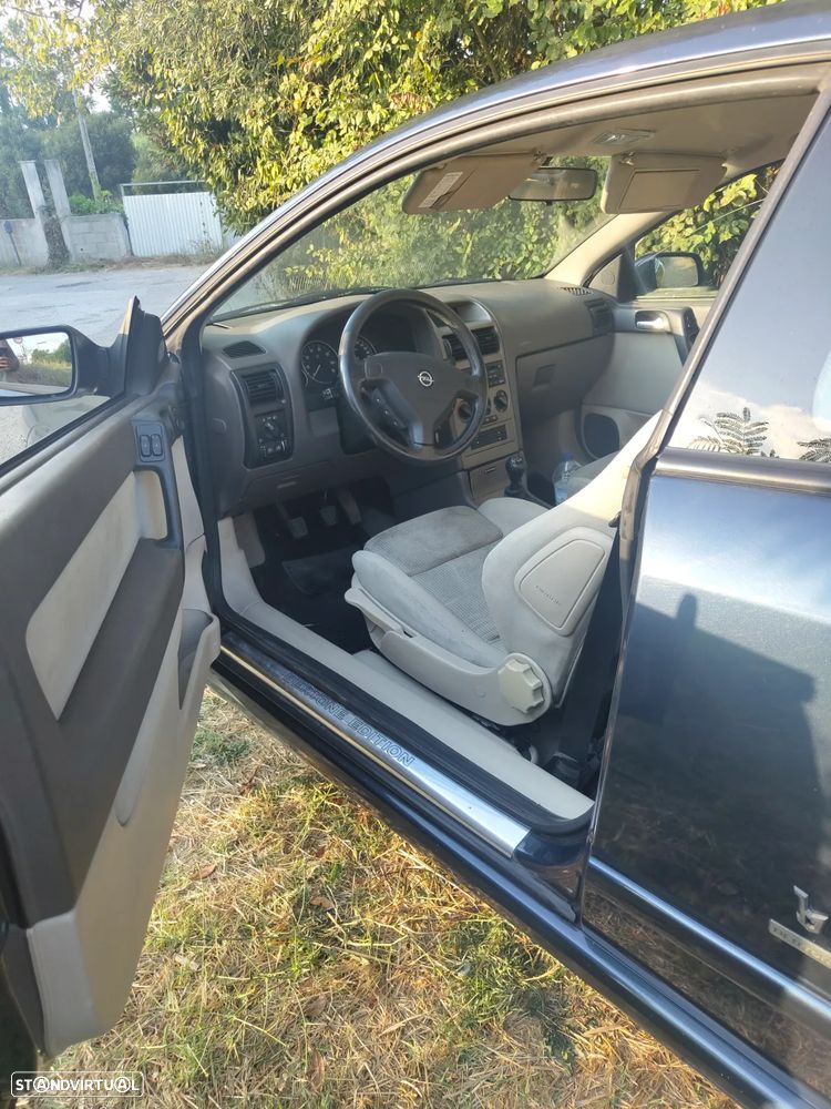 Opel Astra Coupe 1.8 16V - 5