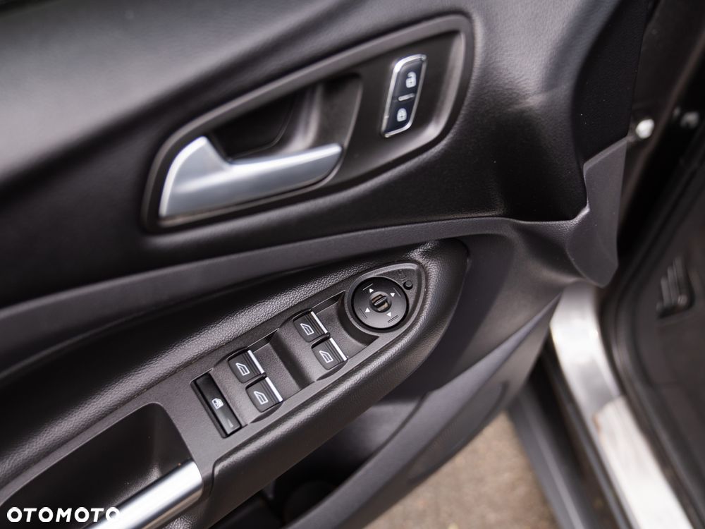 Ford Kuga - 30