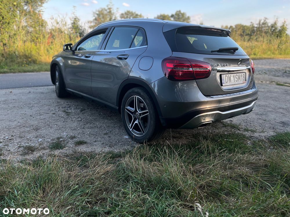 Mercedes-Benz GLA - 4