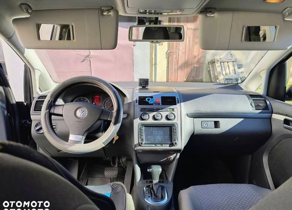 Volkswagen Touran 1.4 TSI Highline DSG - 10