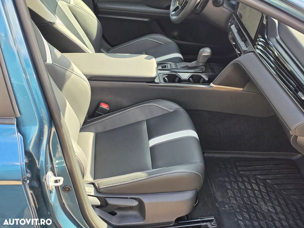 Toyota Camry - 13