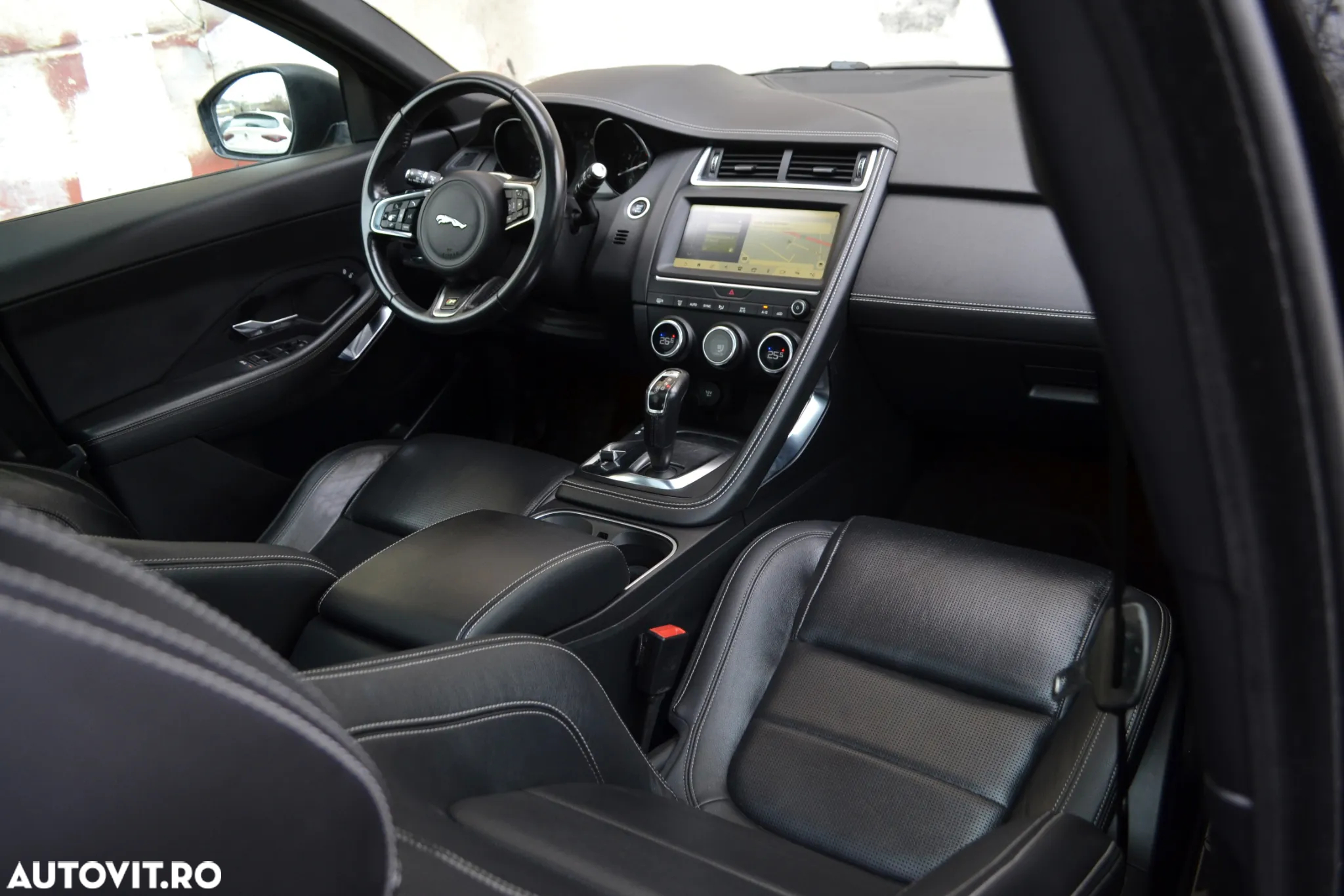 Jaguar E-Pace D180 AWD R-Dynamic S - 6