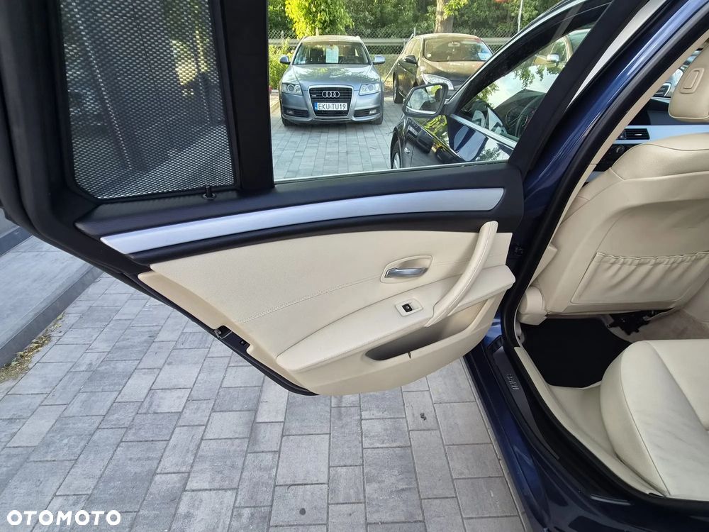 BMW Seria 5 520i - 19