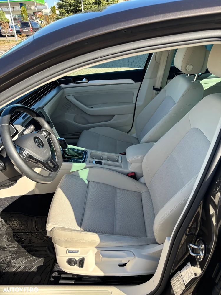 Volkswagen Passat - 20