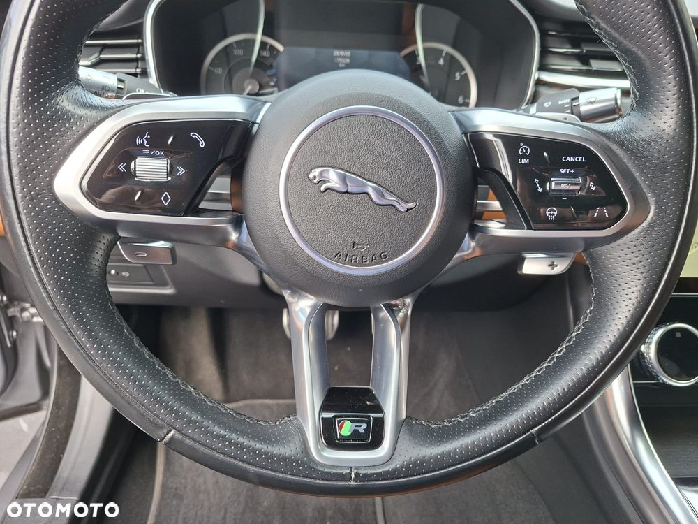 Jaguar XF P300 AWD Sportbrake R-Dynamic SE - 13