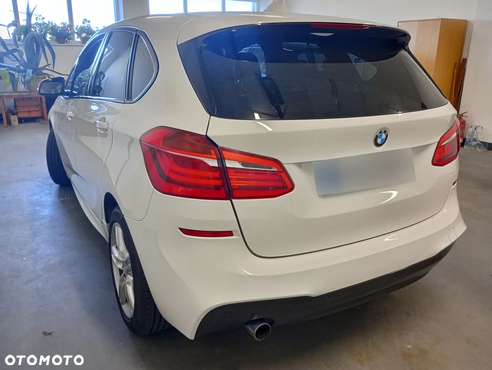 BMW Seria 2 218d - 3