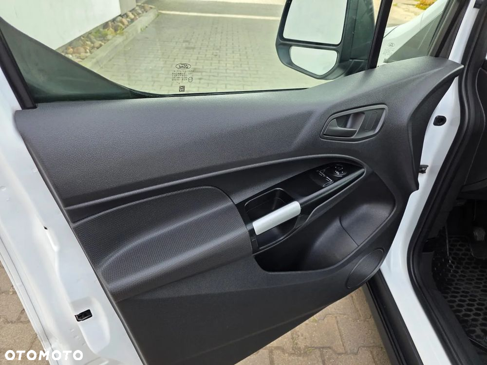 Ford Transit Connect - 16