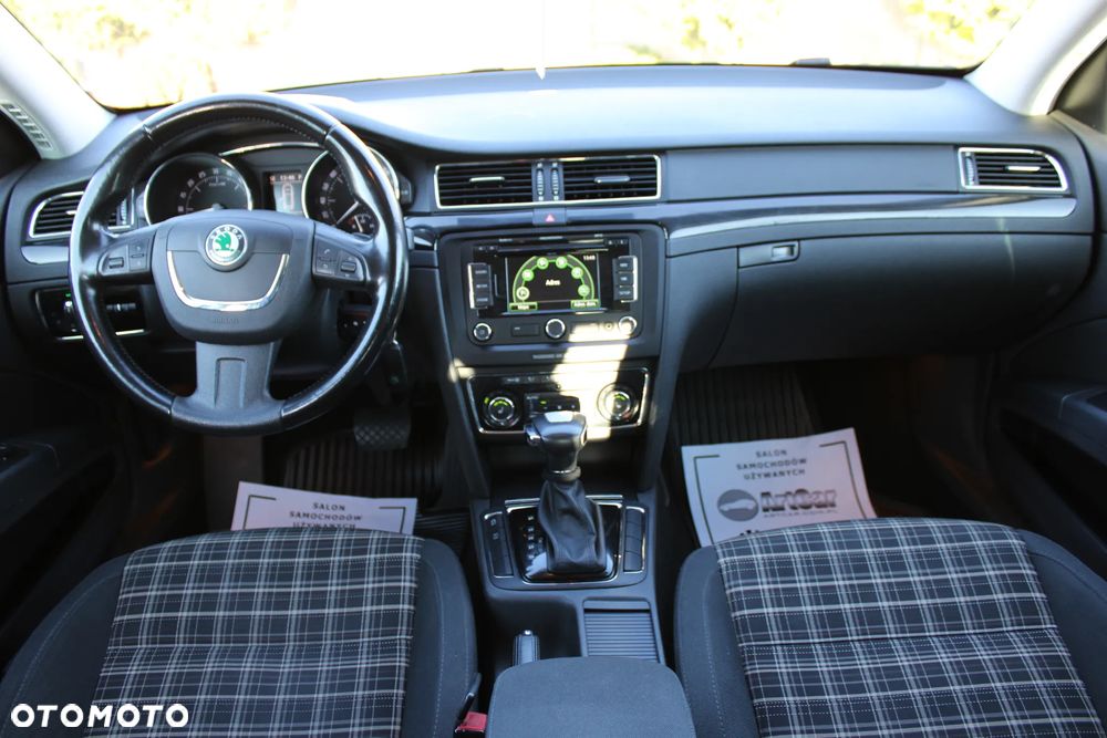 Skoda Superb 2.0 TDI Ambition DSG - 25