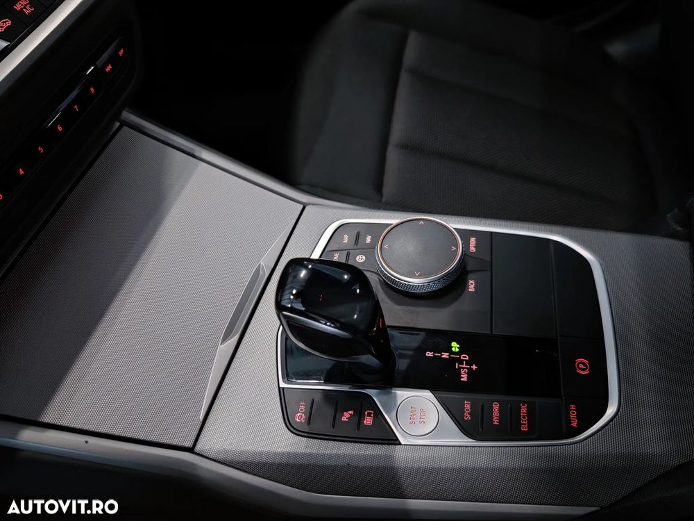 BMW Seria 3 330e AT PHEV - 23