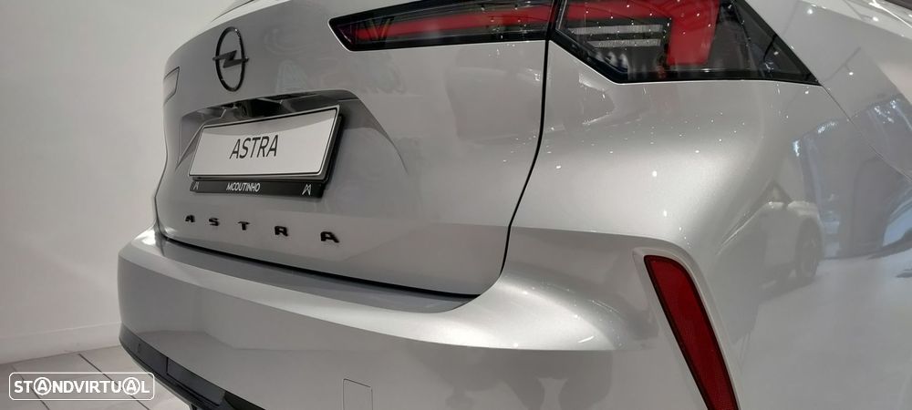 Opel Astra Sports Tourer 1.2 T GS - 18