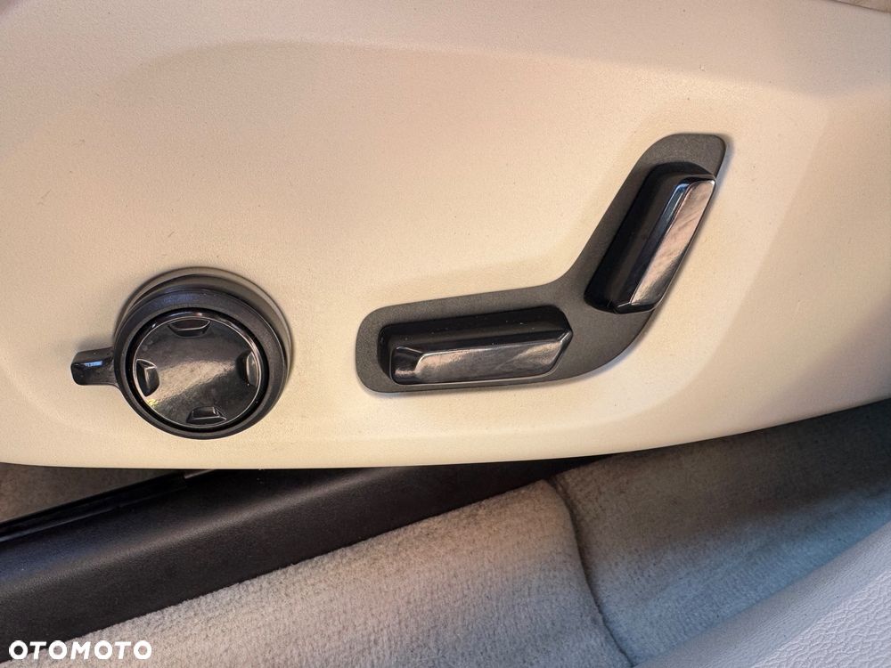 Volvo XC 60 D5 AWD Geartronic Inscription - 22