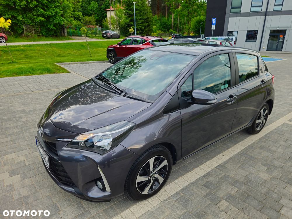 Toyota Yaris 1.5 Premium - 10