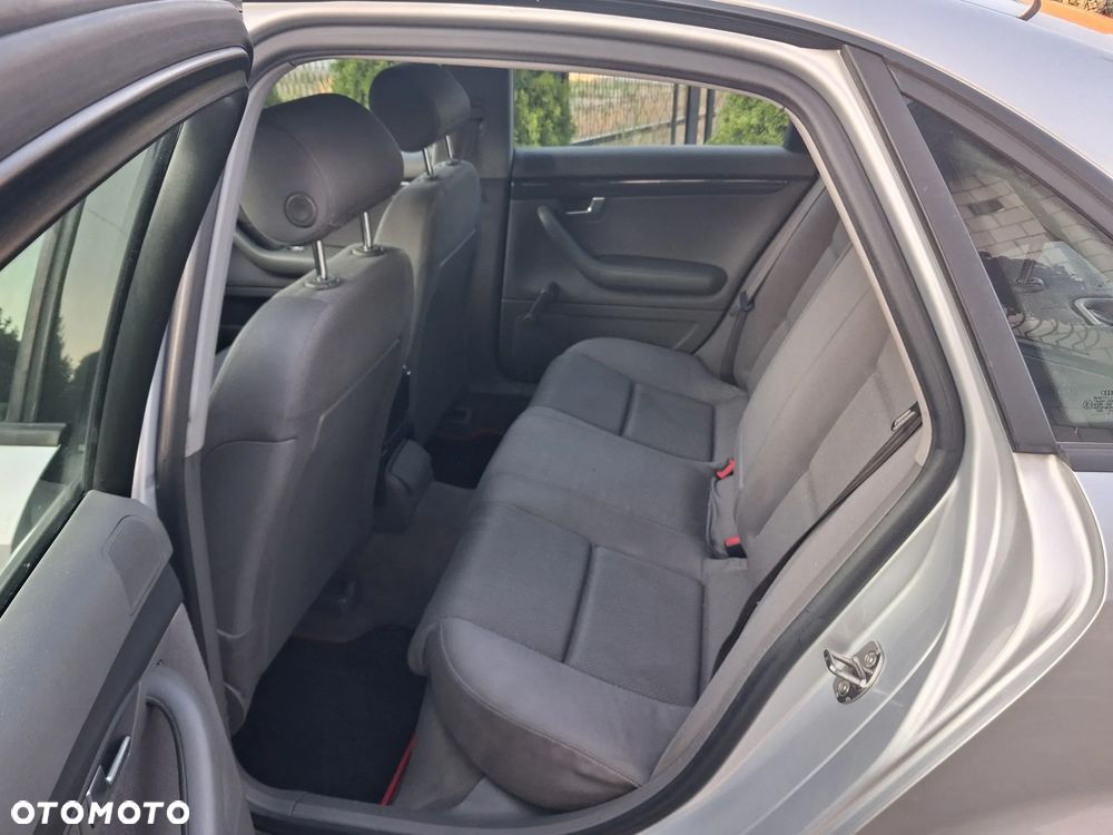 Audi A4 Limousine 2 - 8