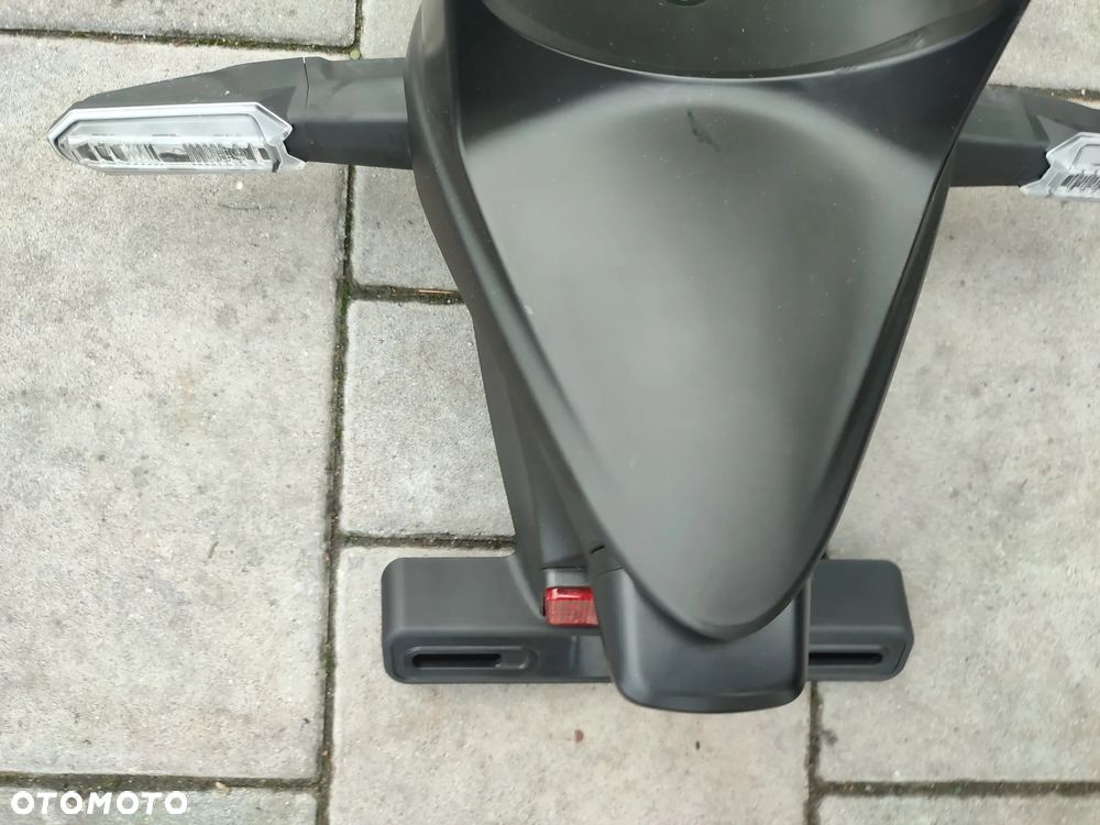 Mocowanie, podświetlanie tablicy rejestracyjnej, ogon, kierunkowskazy Kawasaki Z900 RS Z 900 RS - 4