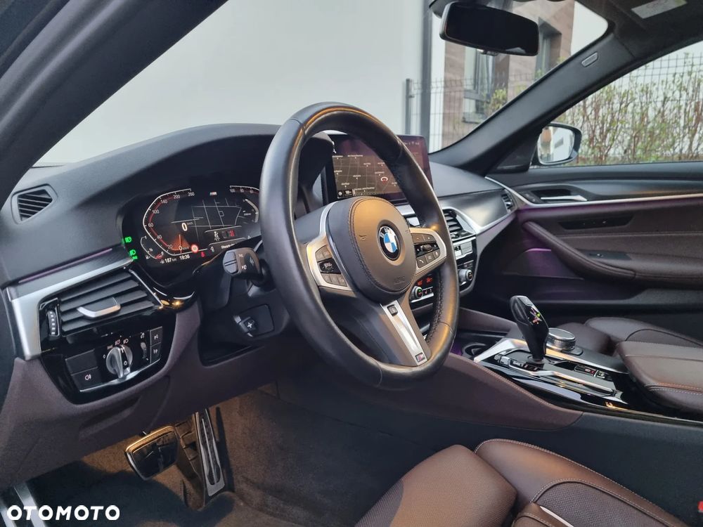 BMW Seria 5 530i xDrive mHEV M Sport sport - 11