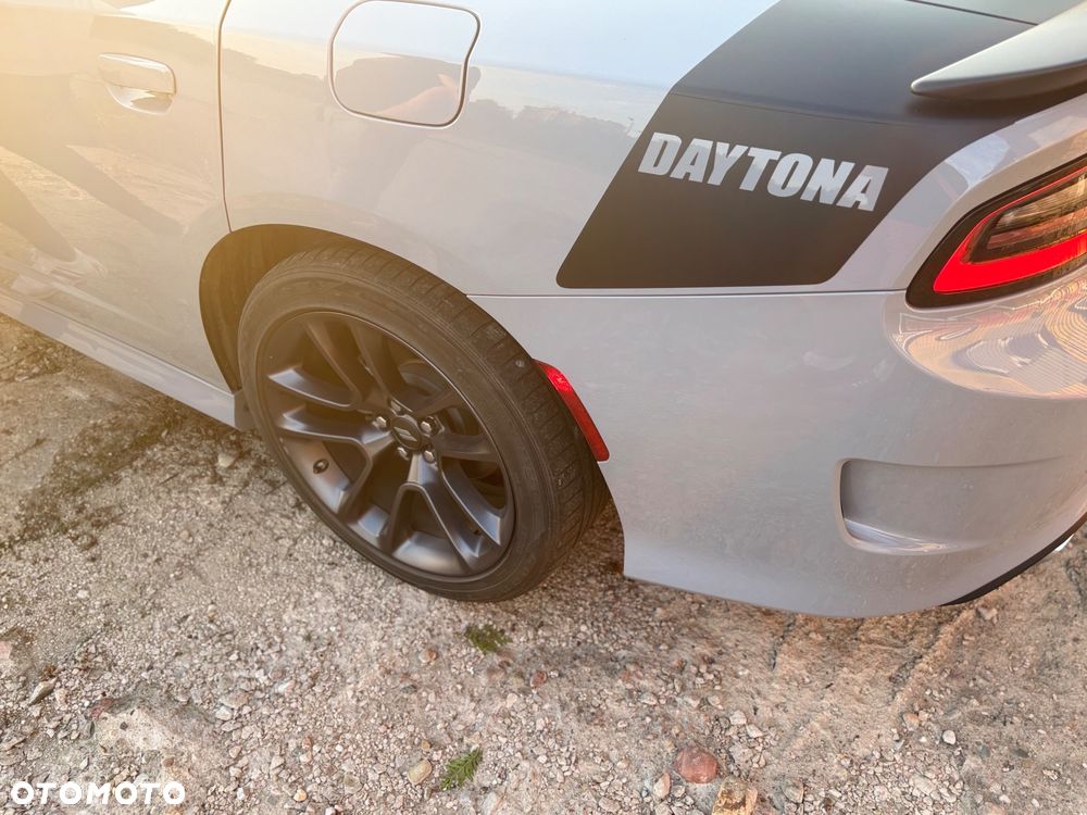 Dodge Charger 5.7 R/T Daytona - 27