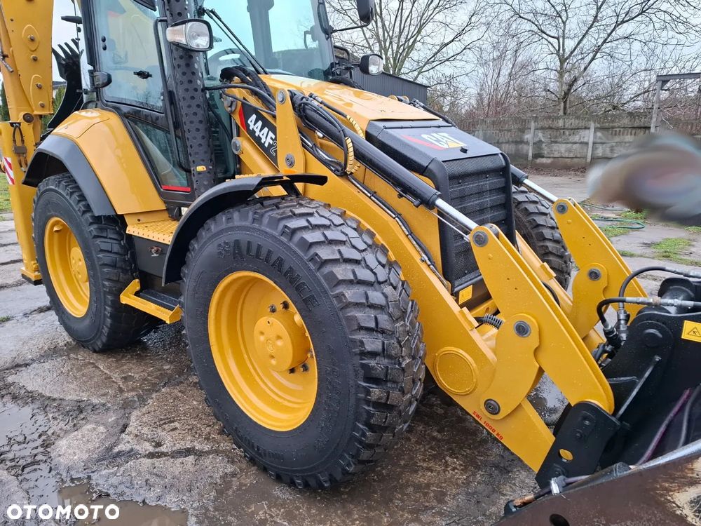 Caterpillar 444F2 - 9