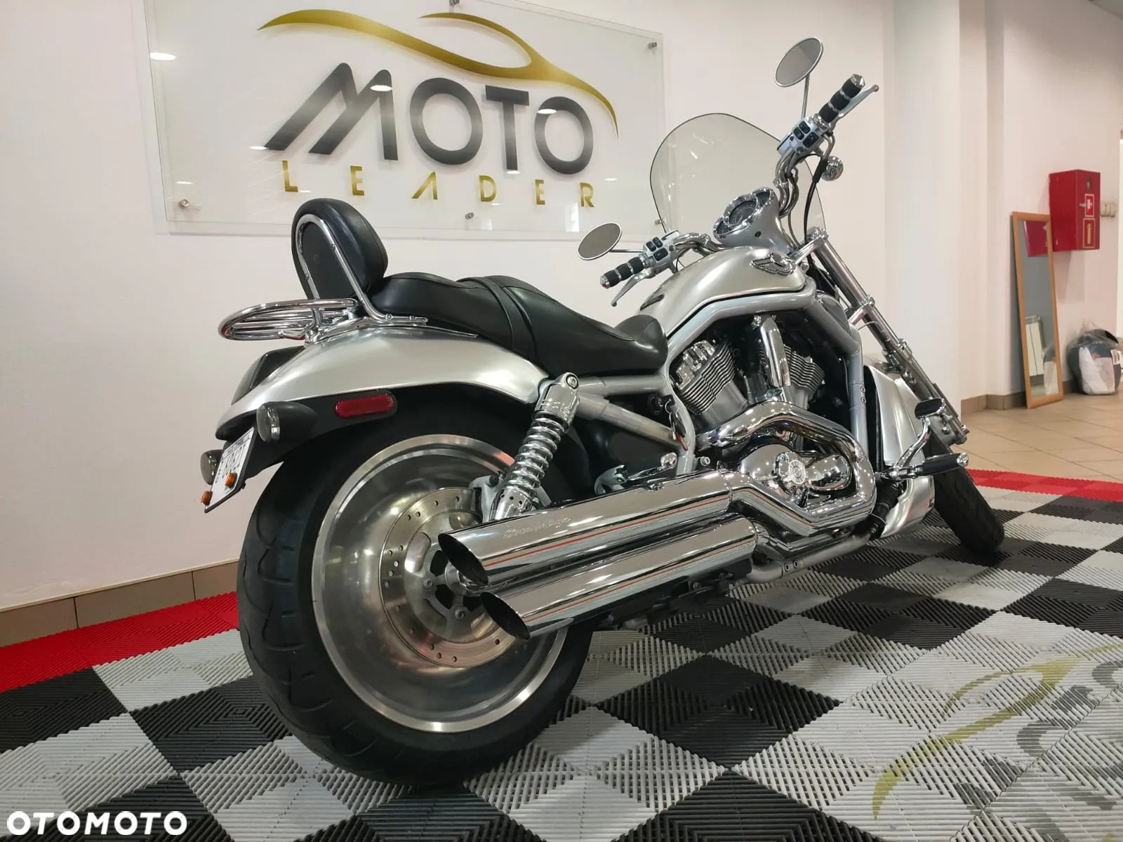 Harley-Davidson Softail V-Rod - 8
