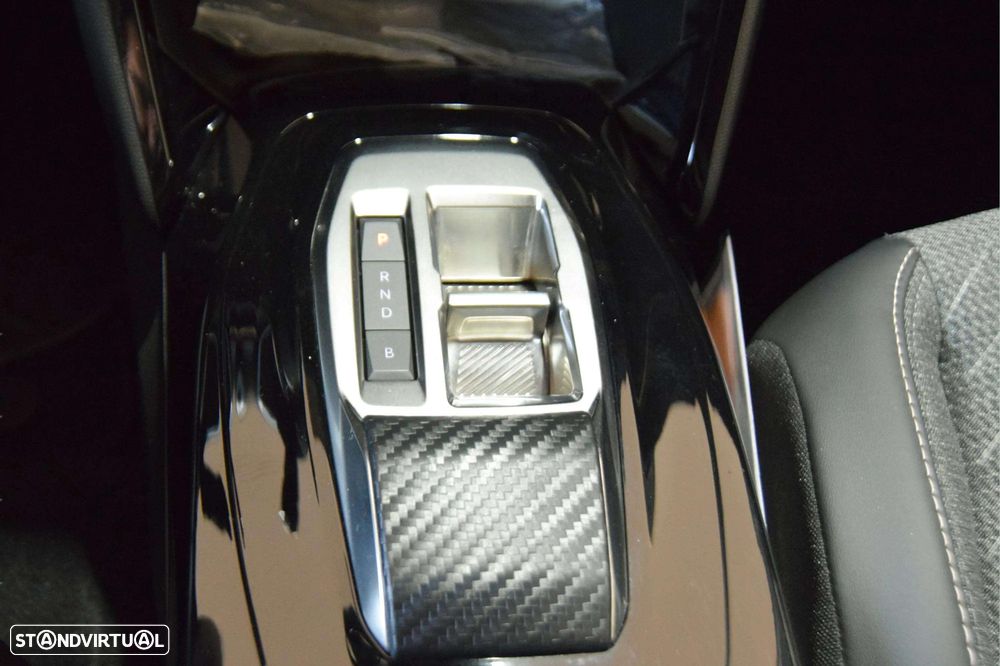 Peugeot e-2008 50 kWh Allure Pack - 32