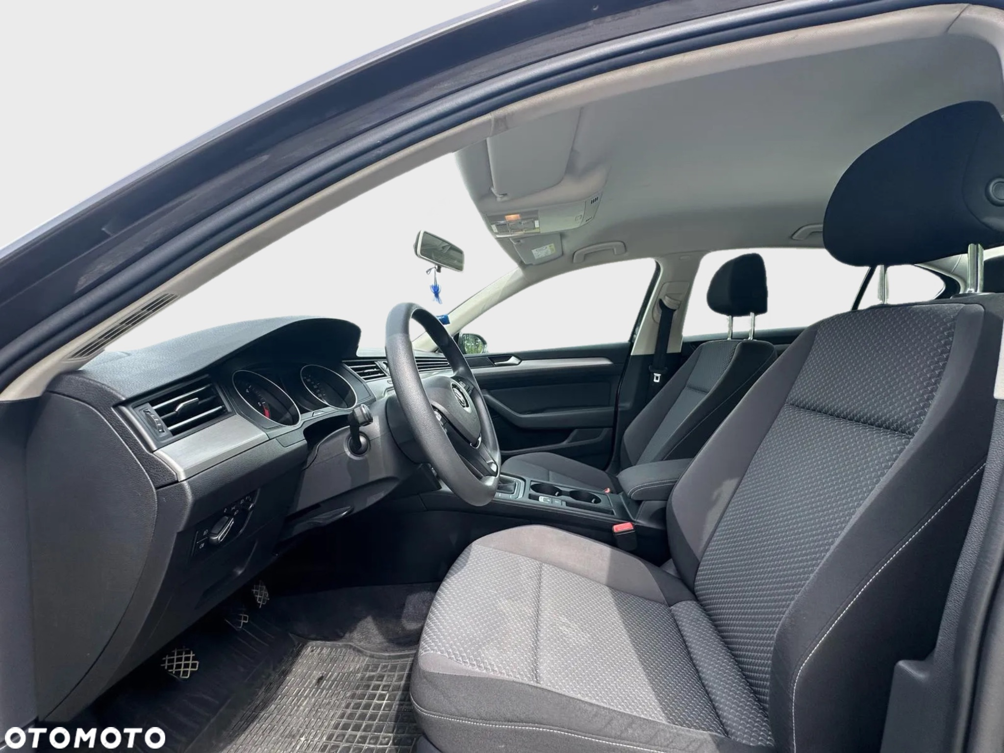 Volkswagen Passat 1.6 TDI BMT Trendline - 12