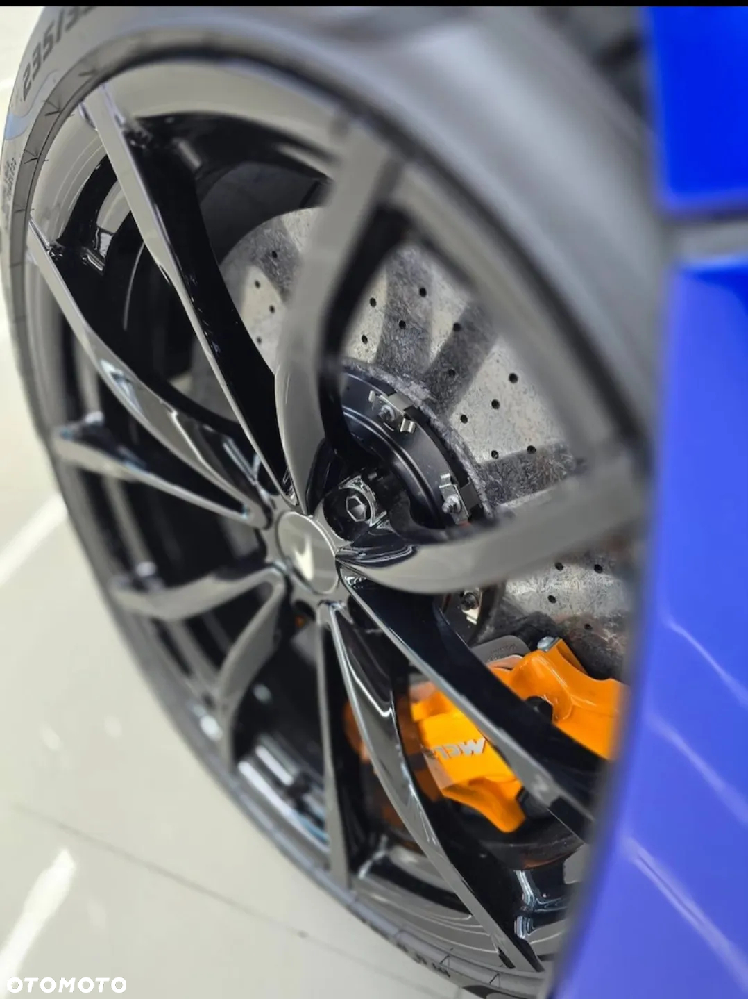 McLaren Artura - 4